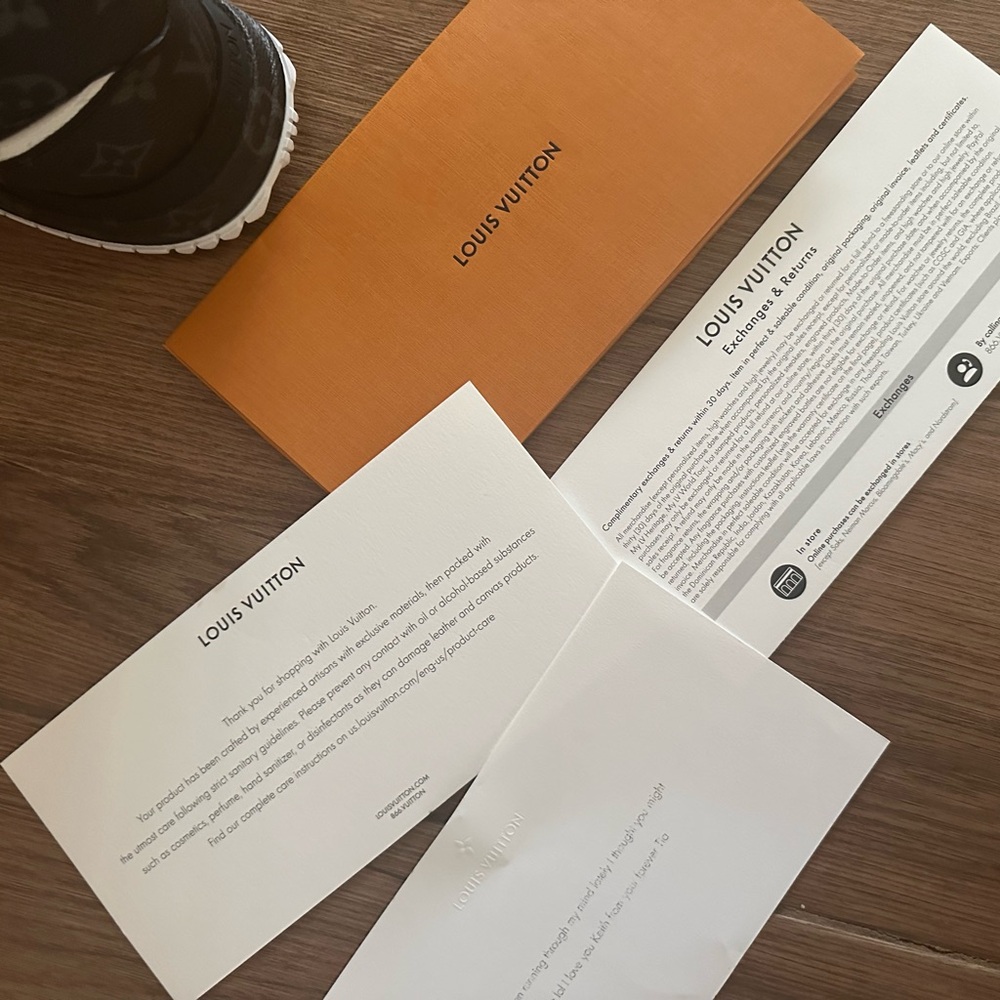 Biolor Run Away sneaker combines 3 variations on Louis Vuitton signature canvas. - Picture 14 of 15